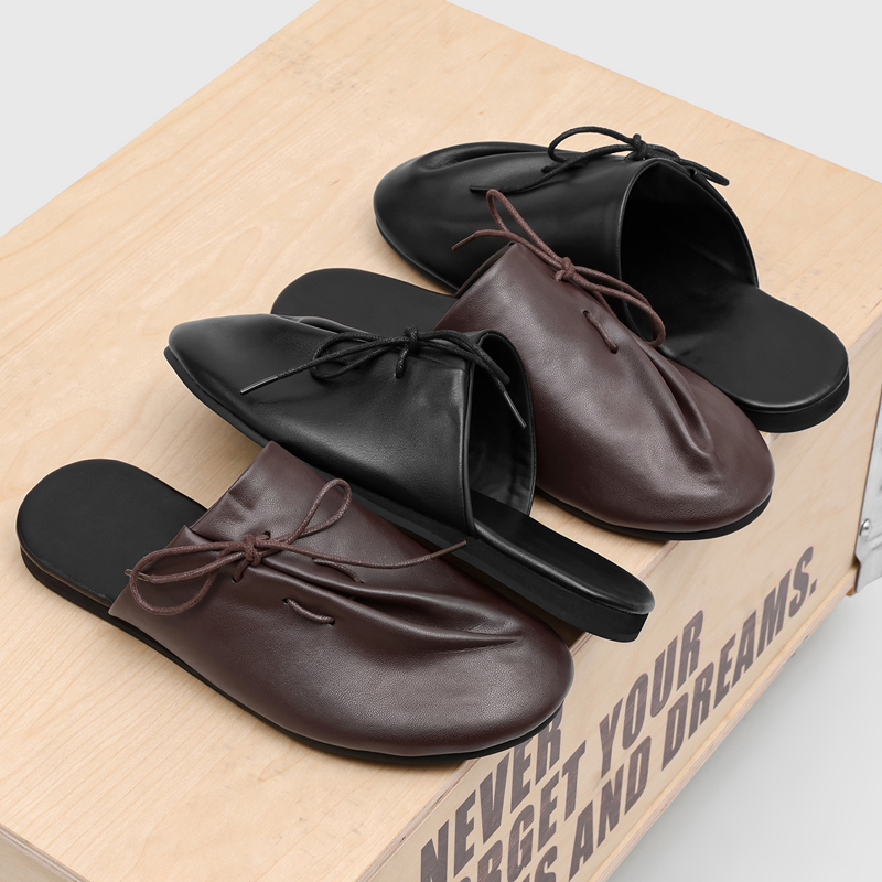 Flip Flop Leather Men - รองเท้าแตะลำลองแบบใหม่สำหรับผู้ชาย ดีไซน์ทันสมัย สวมใส่สบาย สายคาดไขว้ ดีไซน์จีบ รองเท้าลำลองสำหรับเดินทาง